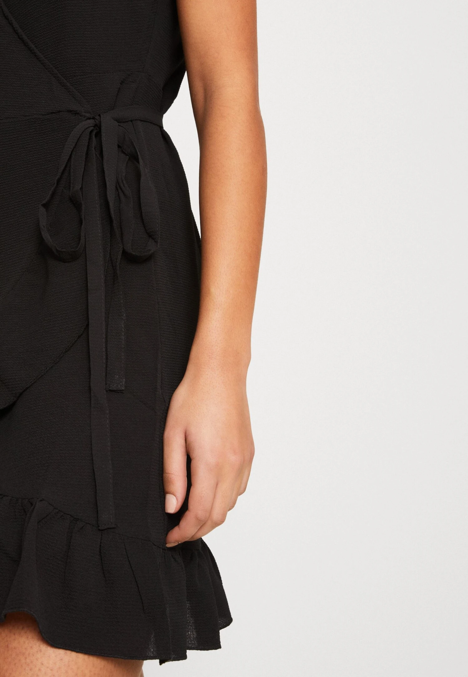 Noisy May Nmclara Bianca Wrap Dress - Jurk - Black 8 Noisy May Nmclara Bianca Wrap Dress - Jurk - Black - Afbeelding 6