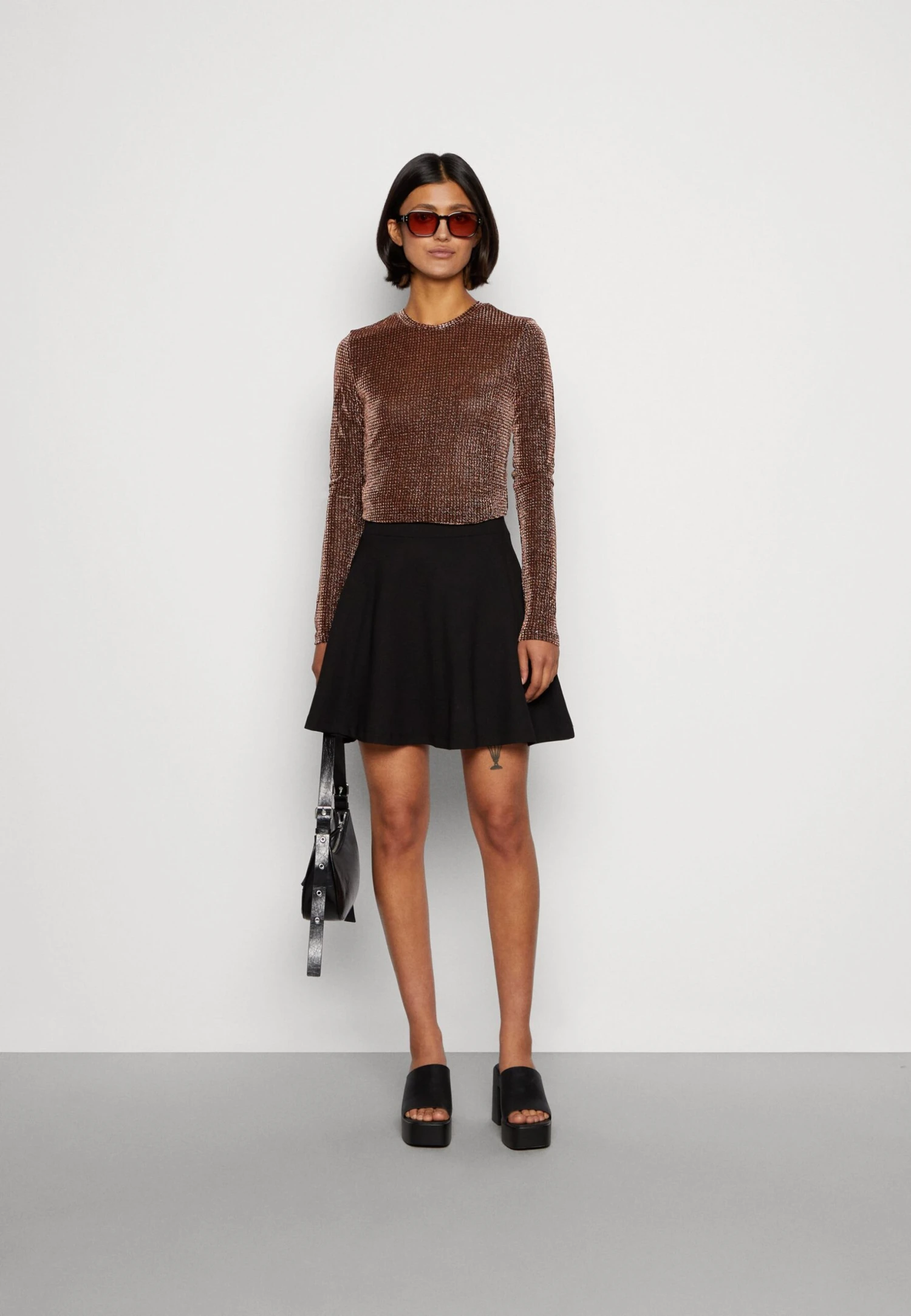 Noisy May NmannaO-Neck- Longsleeve - Black 4 Noisy May NmannaO-Neck- Longsleeve - Black - Afbeelding 2