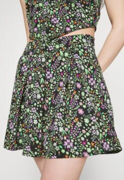 Noisy May Petite Nmrue Skater Skirt - Minirok - Black -Noisy May 049effc5a1834aacaec7c9189fe08cc3