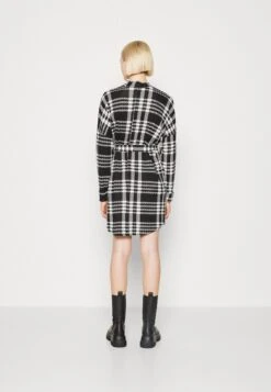 Noisy May Nmcity Ava Short Dress - Jerseyjurk - Black/White 10 Noisy May Nmcity Ava Short Dress - Jerseyjurk - Black/White -Noisy May 08d3cb2102f64b5fb376a9b78630e72c