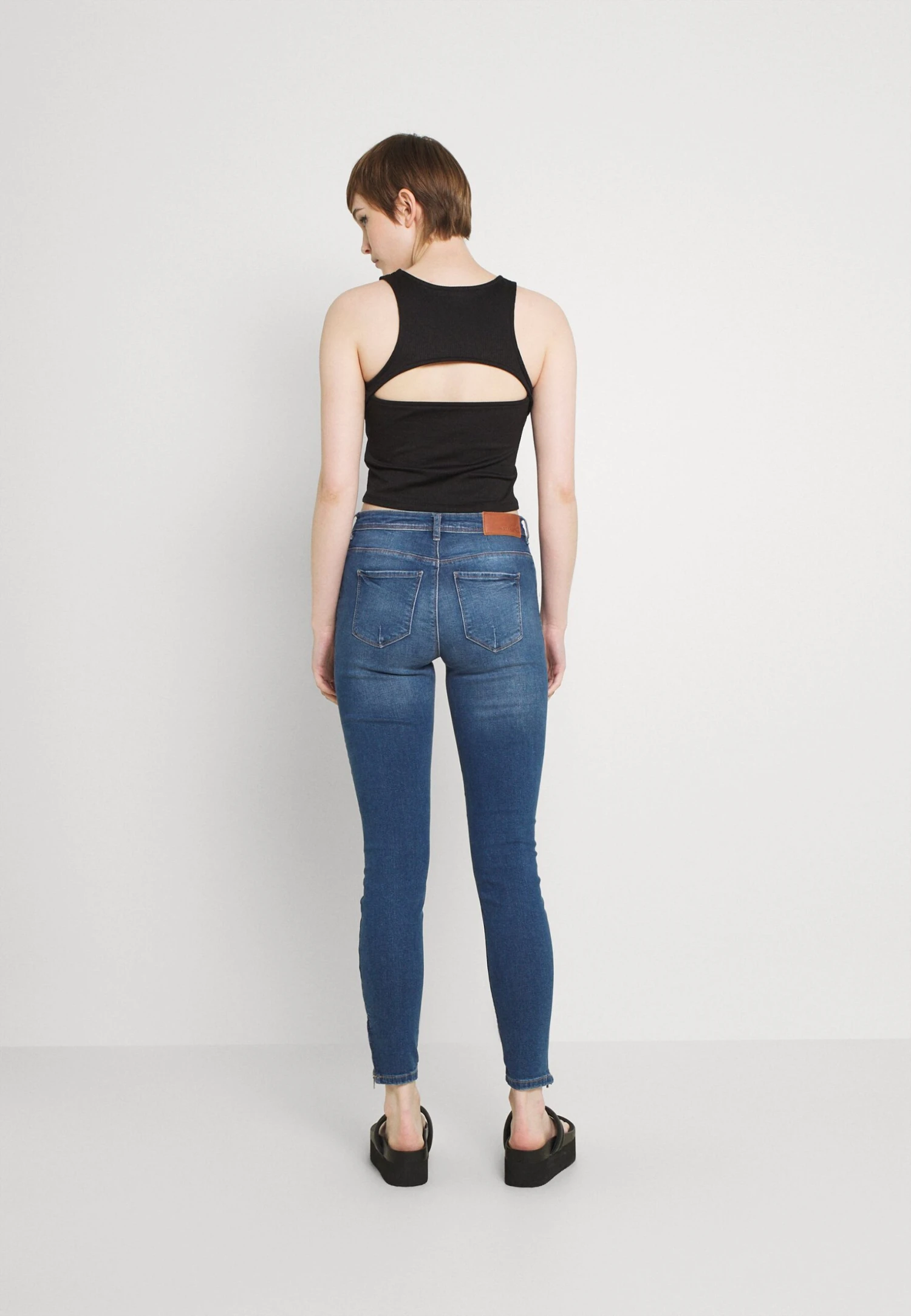Noisy May Nmkimmy- Jeans Tapered Fit - Medium Blue Denim 5 Noisy May Nmkimmy- Jeans Tapered Fit - Medium Blue Denim - Afbeelding 3