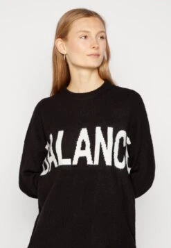 Noisy May Nmbalance O-Neck Crop - Trui - Black -Noisy May 1052c7ad235242f99301189f7941c4fe