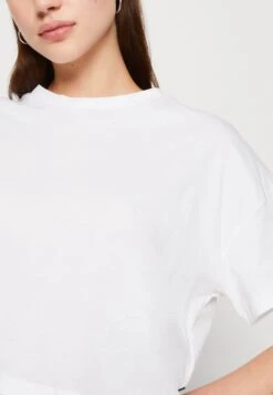 Noisy May Nmalena Semi Crop - T-Shirt Basic - Bright White -Noisy May 105ec1baafbe44178ec7106a6baa5a27