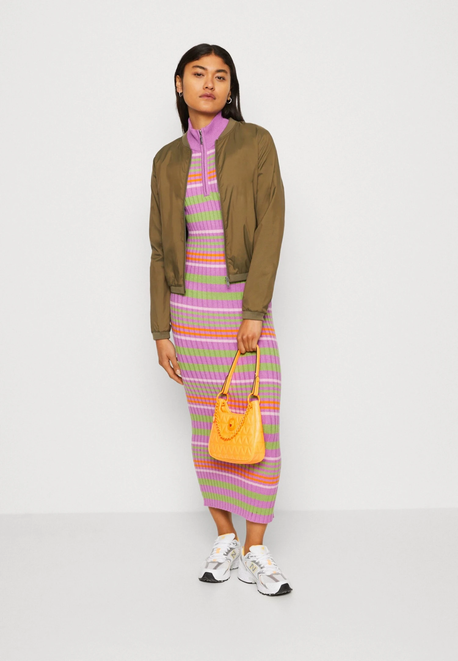 Noisy May Nmluana Jacket - Bomberjacks - Kalamata 4 Noisy May Nmluana Jacket - Bomberjacks - Kalamata - Afbeelding 2