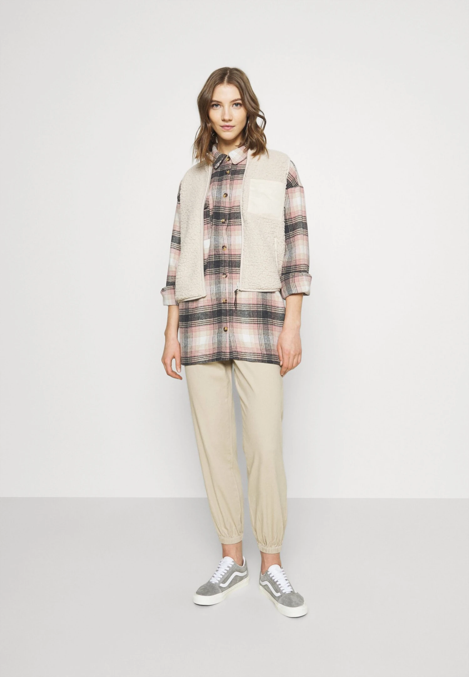 Noisy May Nmflanny Long Shacket - Overhemdblouse - Bright White/Praline/Prism Pink 4 Noisy May Nmflanny Long Shacket - Overhemdblouse - Bright White/Praline/Prism Pink - Afbeelding 2