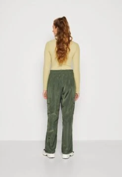 Noisy May Nmsk Rainpants- Cargobroek - Kombu Green/Black -Noisy May 16986a82255742d7b99f2797975cdee6
