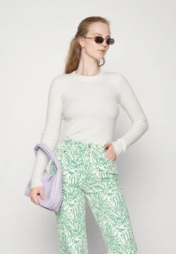 Noisy May Nmship S O-Neck- Trui - Sugar Swizzle -Noisy May 1c6ca8d3665444399d73fa72062d4144