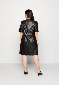 Nmhill Short Dress Curve - Jurk - Black -Noisy May 23925443585543a9921e0f4e9da54e68