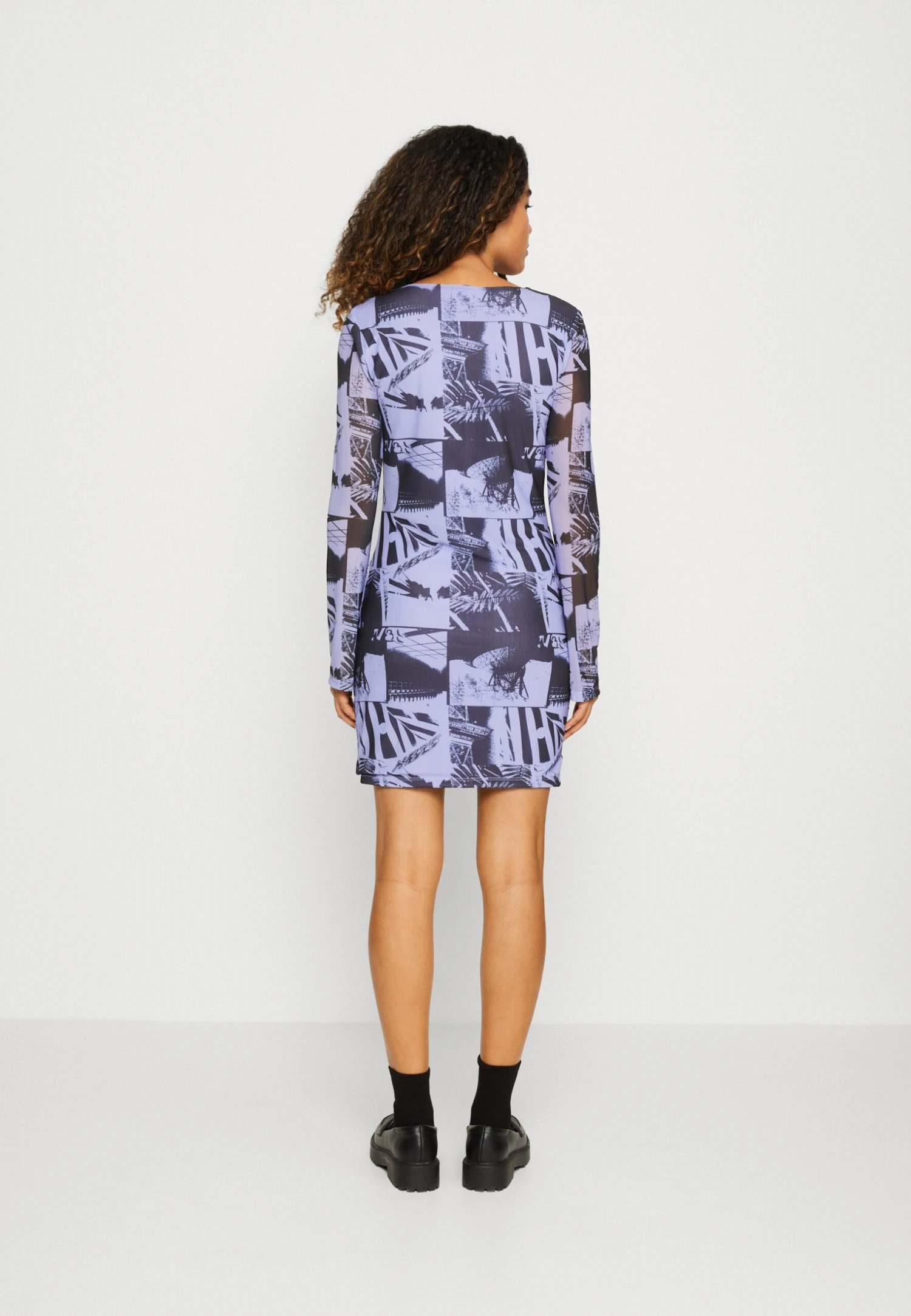 Noisy May Nmcarrie Short Slit Dress - Etui-Jurk - Jacaranda 5 Noisy May Nmcarrie Short Slit Dress - Etui-Jurk - Jacaranda - Afbeelding 3