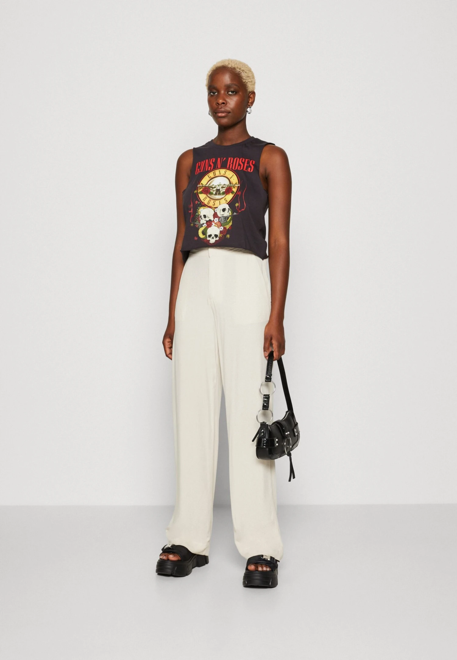 Noisy May Nmmax Guns N Roses O Neck - Top - Obsidian 4 Noisy May Nmmax Guns N Roses O Neck - Top - Obsidian - Afbeelding 2