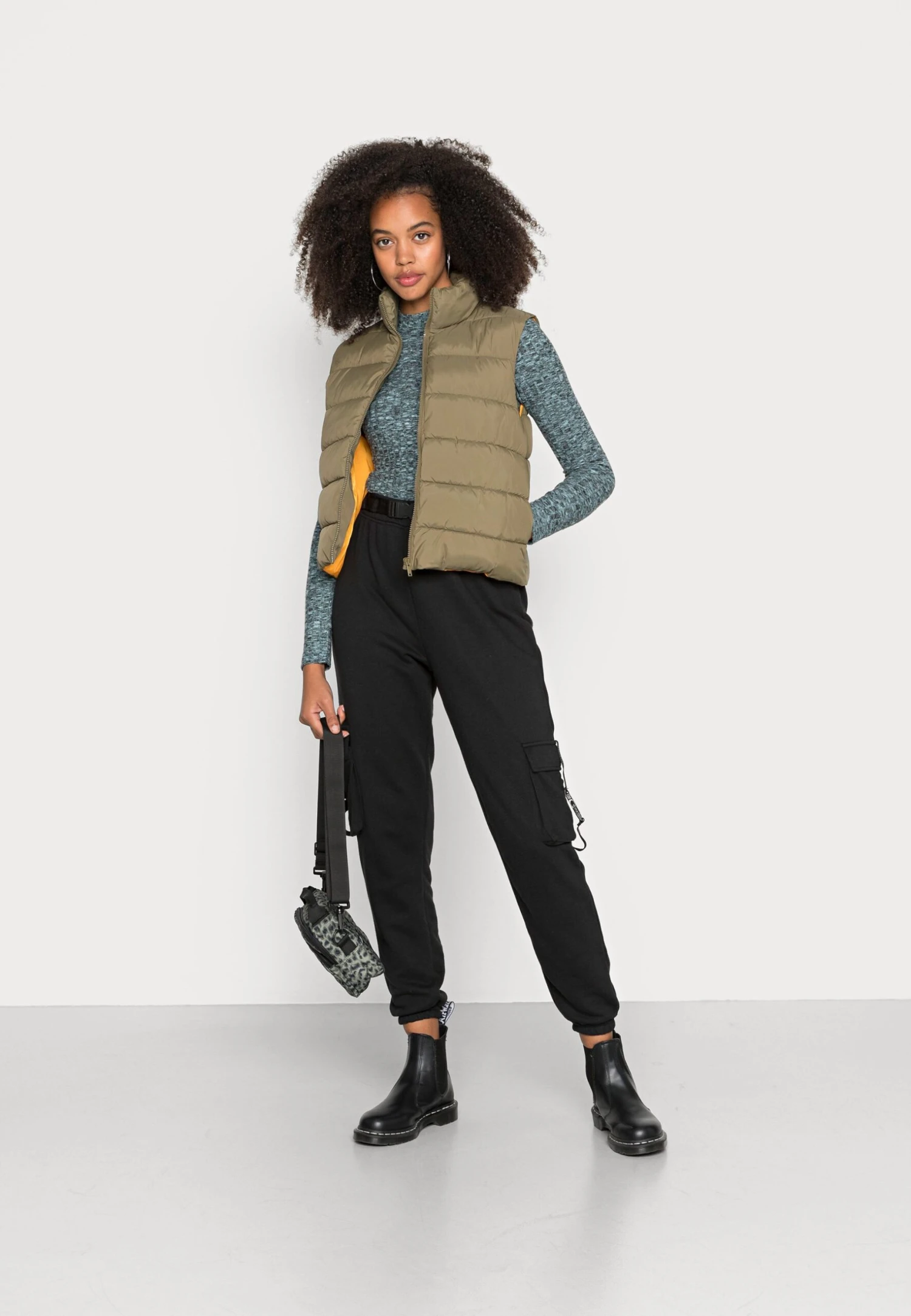 Noisy May Nmmarcus Vest- Bodywarmer - Burnt Olive 4 Noisy May Nmmarcus Vest- Bodywarmer - Burnt Olive - Afbeelding 2