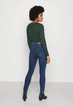 Noisy May Nmcallie Chic - Jeans Skinny Fit - Dark Blue Denim -Noisy May 2c5b42673de24e35937eb8ef35b959b5