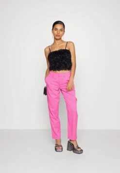 Noisy May Petite Nmthea Vivian Pant Petite - Broek - Shocking Pink 8 Noisy May Petite Nmthea Vivian Pant Petite - Broek - Shocking Pink -Noisy May 36acd9a4947049fbbeddc82f993666b0