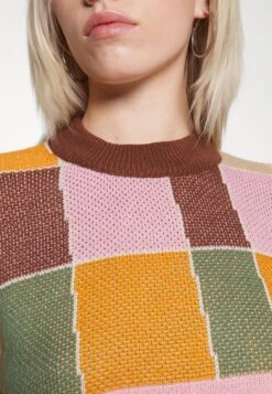 Noisy May Nmharris Cropped - Trui - Desert Sun 13 Noisy May Nmharris Cropped - Trui - Desert Sun -Noisy May 48307fd28ac14740a1b62e5050a18551