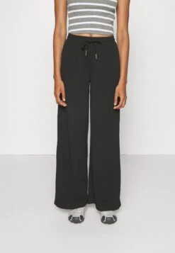 Nmjasa Wide Pant - Trainingsbroek - Black