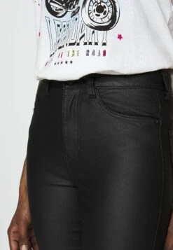 Noisy May Petite Nmsallie Hw Flare Coated Pants Petite - Broek - Black -Noisy May 521378f753c4401fa96482e567743daf