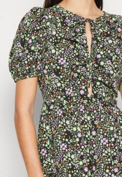 Noisy May Nmdevon Cut Out Short Dress - Jurk - Black -Noisy May 52ff52108ec24e64a64841d9beda4598