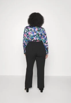 Nmrobyn Bootcut Pants Curve - Broek - Black -Noisy May 53aa0ef9e1494f8db13007f8c33cb471