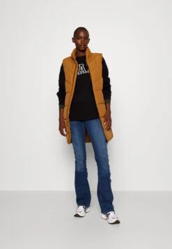 Nmnew Dalcon Tall - Bodywarmer - Brown -Noisy May 541361a0ac574bfb826a1ad131cca2dc