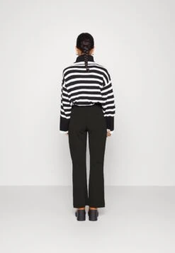 Noisy May Petite Nmrobyn Pants - Broek - Black -Noisy May 553ccbd988f04a37a65e52b8fc167a55