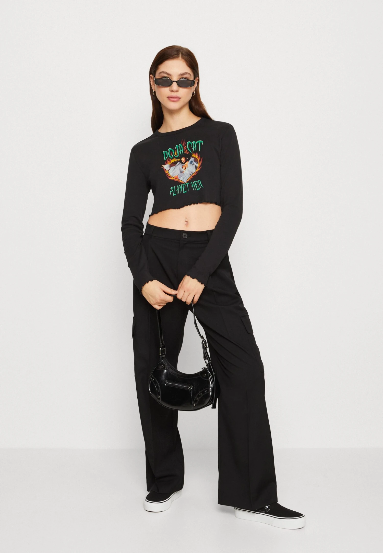 Noisy May Nmsaga O Neck Doja Cat - Longsleeve - Black 4 Noisy May Nmsaga O Neck Doja Cat - Longsleeve - Black - Afbeelding 2