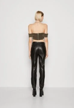 Noisy May Nmandy Moni Ankle Pants- Broek - Black 10 Noisy May Nmandy Moni Ankle Pants- Broek - Black -Noisy May 5a784aa9be5f46e5b5defd35528d083c