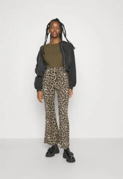 Noisy May Petite Nmsally Pasa- Broek - Black -Noisy May 5c75165db0c64f0c9aaaaef946dce594