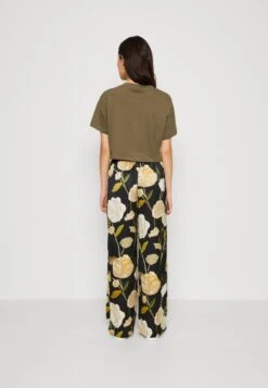 Noisy May Nmalena Semi Crop - T-Shirt Basic - Kalamata 10 Noisy May Nmalena Semi Crop - T-Shirt Basic - Kalamata -Noisy May 5f91a729d87e446e81e431a1b6afd854