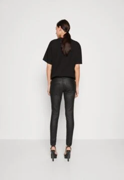 Noisy May Nmallie Skinny Coated Pant - Broek - Black -Noisy May 60d69736004646c5aff2fae2b900822d