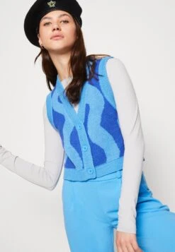 Noisy May Nmcosmic V Neck- Bodywarmer - Azure Blue 11 Noisy May Nmcosmic V Neck- Bodywarmer - Azure Blue -Noisy May 65d57170e1d0475ea616c97c82f4c3c4