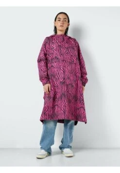 Noisy May -Noisy May 69de68238a4b42bdba82e6dffaf3c055