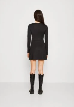 Noisy May Nmkarina Skater Dress - Jerseyjurk - Black -Noisy May 6b7984911a3e4f1e88a6c583ce56fa87