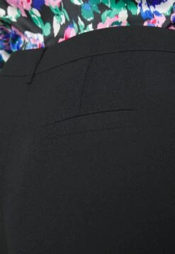 Nmrobyn Bootcut Pants Curve - Broek - Black -Noisy May 6b989729a8fa4f93a704002f7e645579