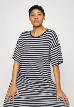 Nmmaiden Dress Curve - Jerseyjurk - Black 11 Nmmaiden Dress Curve - Jerseyjurk - Black -Noisy May 6be93d6e12af4d44ad00d550b133fb4d