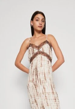Noisy May Nmanemone Singlet Dress - Jurk - Offwhite/Braun -Noisy May 6f3fcfad47e14a50b8229a7a4032856b