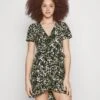 Noisy May Nmclara Bianca Wrap Dress - Jurk - Kalamata/Leo 1 Noisy May Nmclara Bianca Wrap Dress - Jurk - Kalamata/Leo -Noisy May 7484b23f2d674fd2a0d3c144f4b484fc