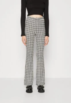 Noisy May Nmsally Pasa Pant - Broek - Bright White/Black