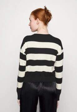 Noisy May Crop Knit Noos - Trui - Black -Noisy May 763f5dbd486e4a8b977cb3f2feb8cfda