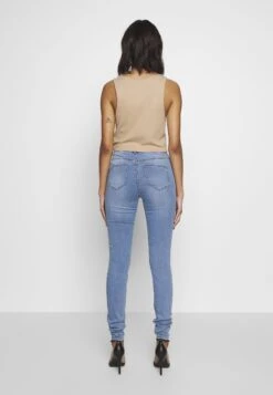 Noisy May Nmcallie- Jeans Skinny Fit - Light Blue Denim -Noisy May 7bb16d5ae3054c7d9725eaa773291e16