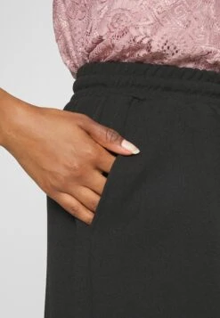 Noisy May Petite Nmjasa Wide Pant- Broek - Black 13 Noisy May Petite Nmjasa Wide Pant- Broek - Black -Noisy May 809e2599c0b7419c8262f0f1269a04c0