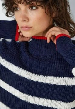 Noisy May Gestreifter - Trui - Navy Blazer 10 Noisy May Gestreifter - Trui - Navy Blazer -Noisy May 8410635f8c87408285a445dcd8154d7e