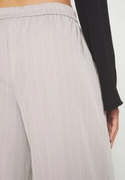 Noisy May Nmvera Wide Leg Pant- Broek - Grey -Noisy May 84f2ac6e8450476a900e02ba29145d3d