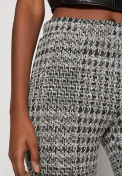 Noisy May Nmtowny Flared Pant - Broek - Black 13 Noisy May Nmtowny Flared Pant - Broek - Black -Noisy May 8998c0b606b94f95866dac85070768e6