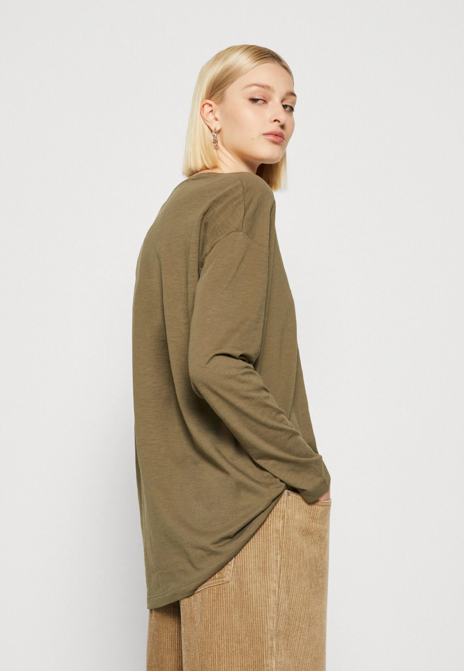 Noisy May Nmmathilde O-Neck- Longsleeve - Kalamata 6 Noisy May Nmmathilde O-Neck- Longsleeve - Kalamata - Afbeelding 4