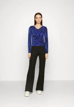 Noisy May Nmcemre Neck - Longsleeve - Dazzling Blue -Noisy May 8b390083967b404a8108e19e38e840ae