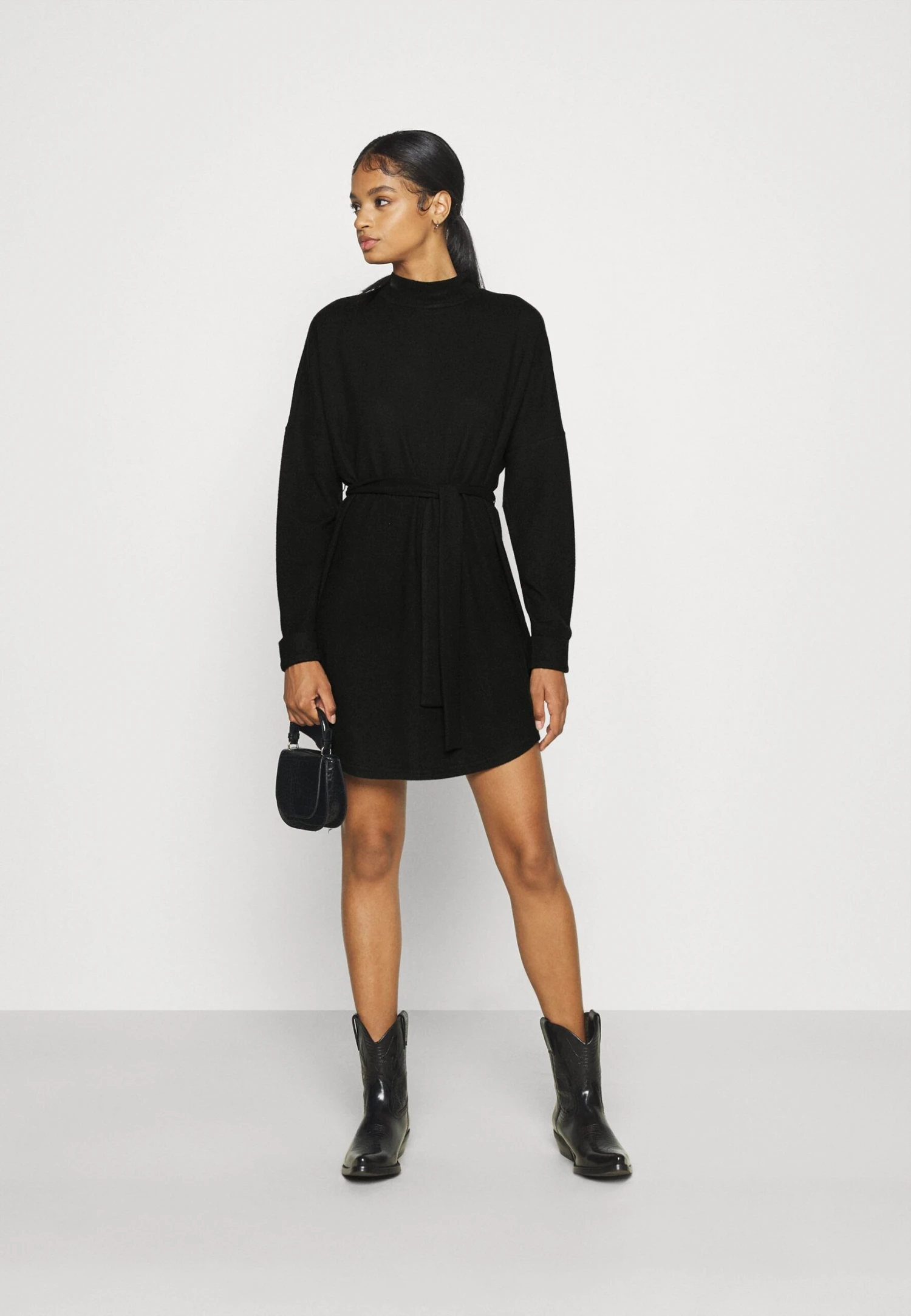 Noisy May Nmcity Ava Short Dress - Jerseyjurk - Black 4 Noisy May Nmcity Ava Short Dress - Jerseyjurk - Black - Afbeelding 2