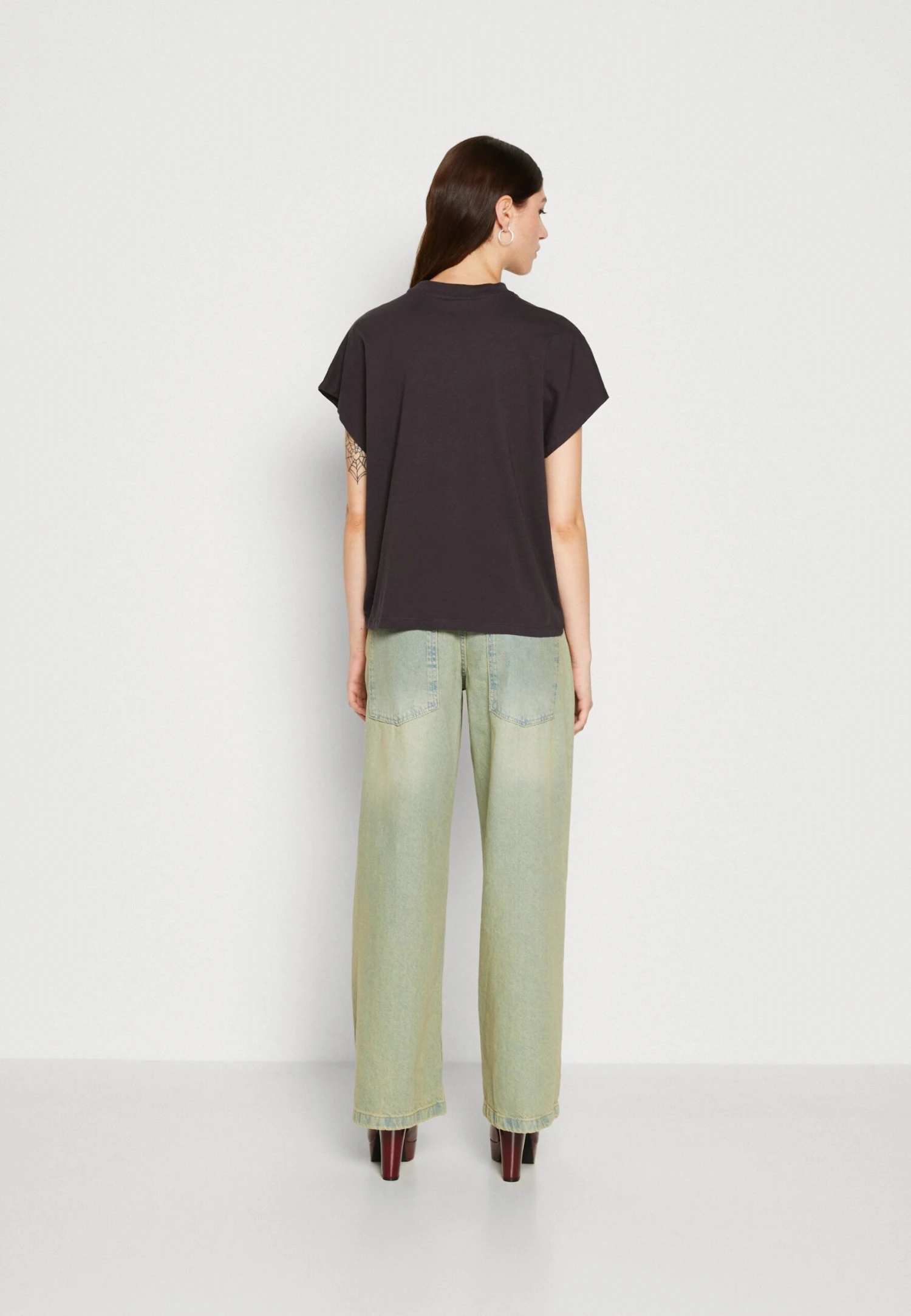 Noisy May Nmhailey Kizz - T-Shirt Print - Obsidian 5 Noisy May Nmhailey Kizz - T-Shirt Print - Obsidian - Afbeelding 3