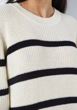 Noisy May Nmmaysa Stripe O Neck Dress - Gebreide Jurk - Eggnog/Black 11 Noisy May Nmmaysa Stripe O Neck Dress - Gebreide Jurk - Eggnog/Black -Noisy May 9b3a1adb6eea41c4bef1ea1227074a6f