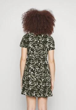 Noisy May Nmclara Bianca Wrap Dress - Jurk - Kalamata/Leo -Noisy May 9de75fe4a665480a87eb35a7362702e9