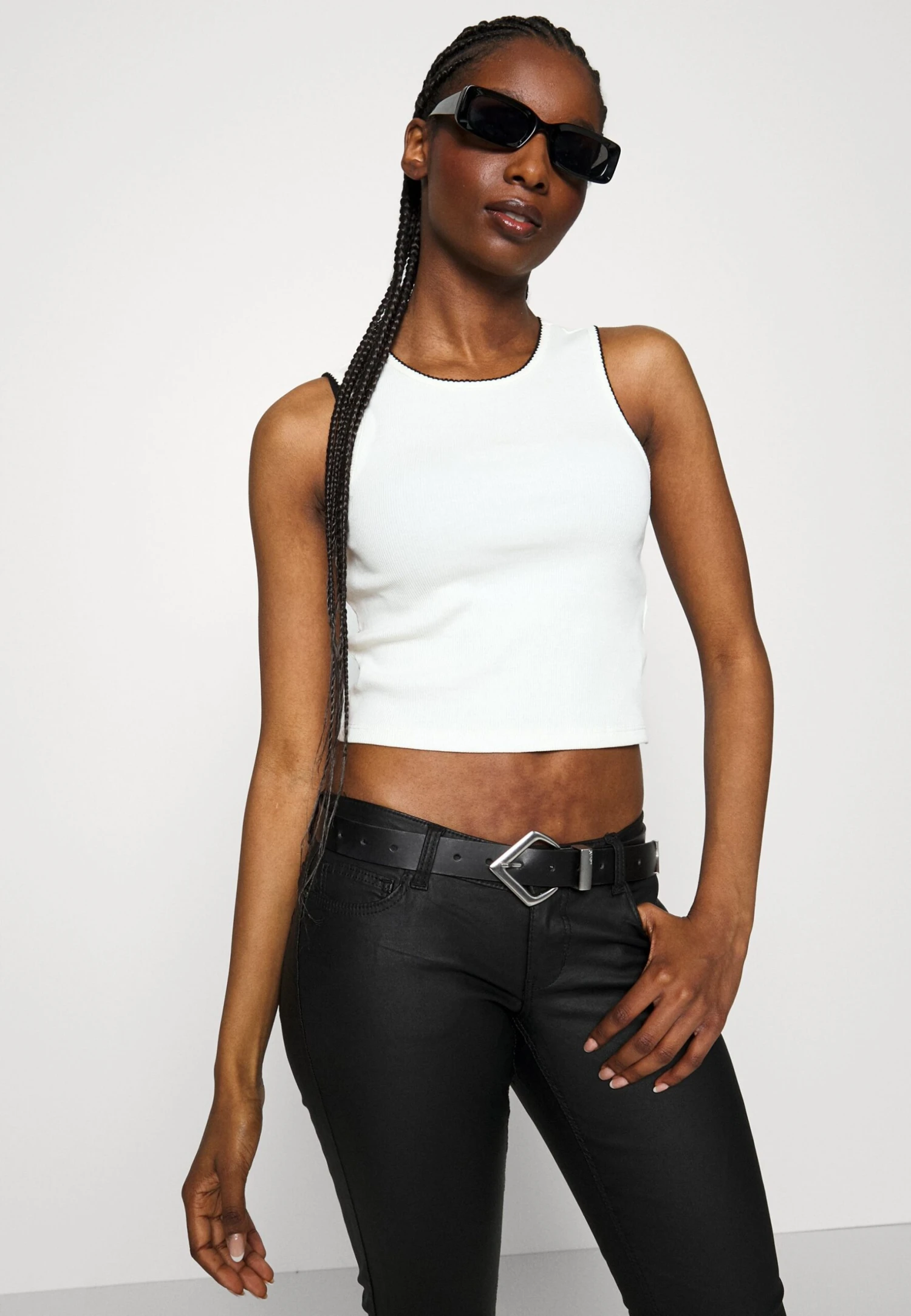 Noisy May Petite Nmallie Petite - Broek - Black 6 Noisy May Petite Nmallie Petite - Broek - Black - Afbeelding 4